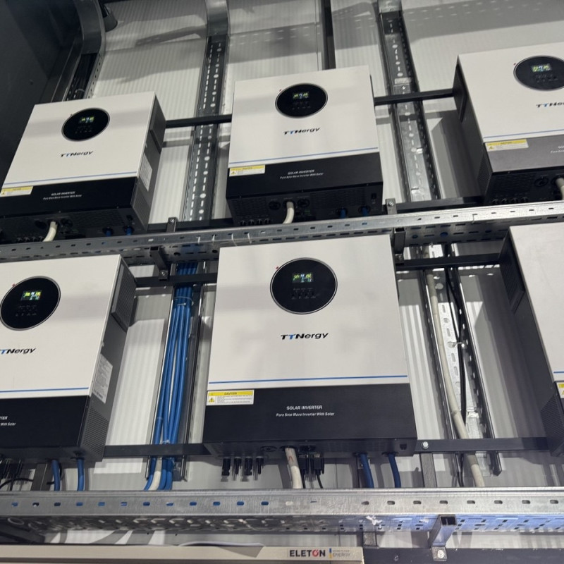 Гібридний інвертор INVERTER-TOUCH 11 kW з сенсорним дисплеєм